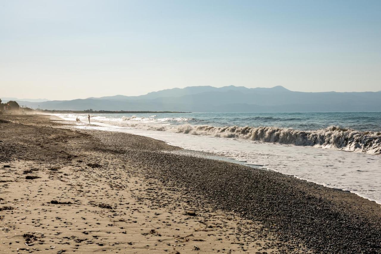 Gt Beach Maleme Extérieur photo